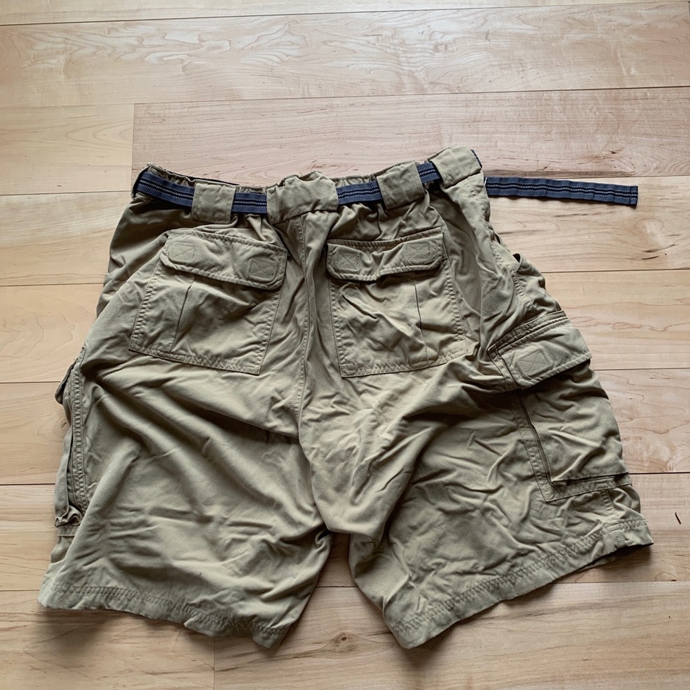 Duluth Trading Company shorts